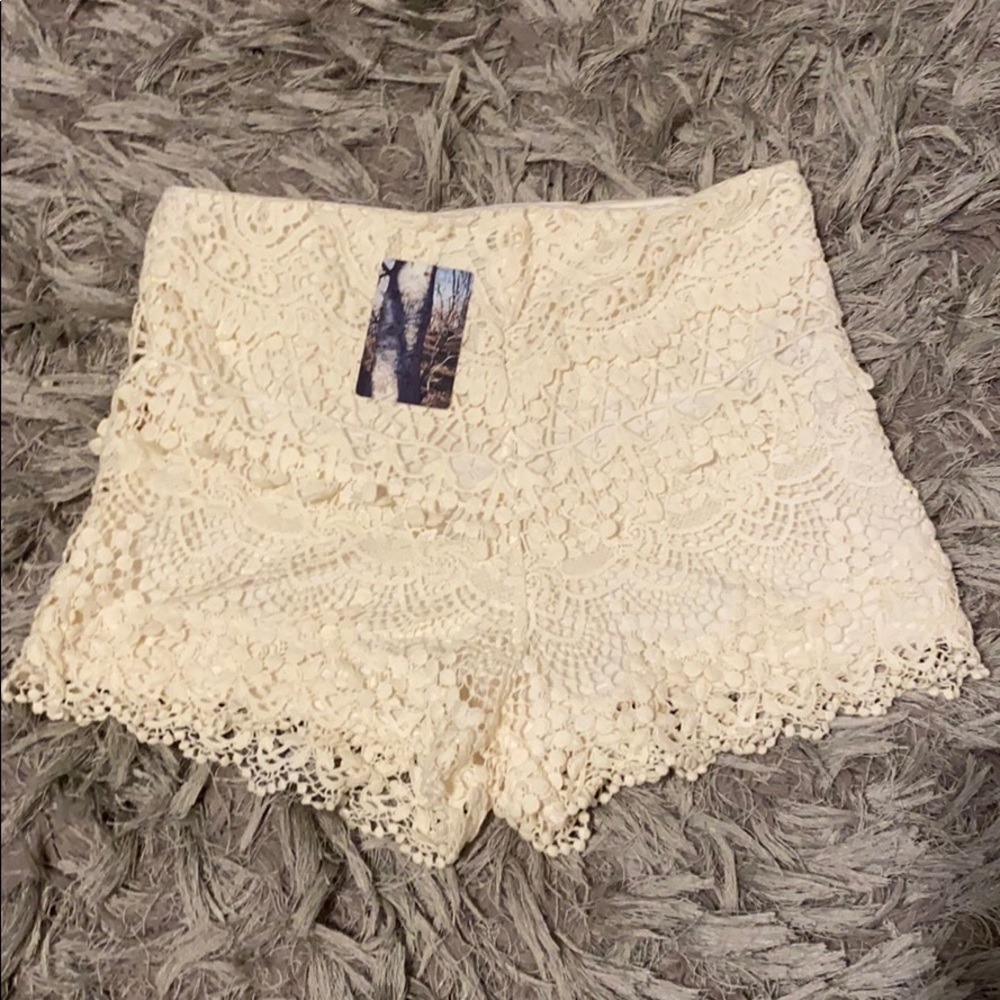 NWT Kimchi Blue Ivory Lace Shorts